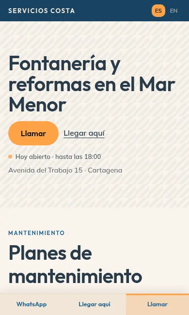 La página de inicio de una fontanería vista en un móvil: el nombre, la zona donde trabaja, el botón para llamar y los planes de mantenimiento.
